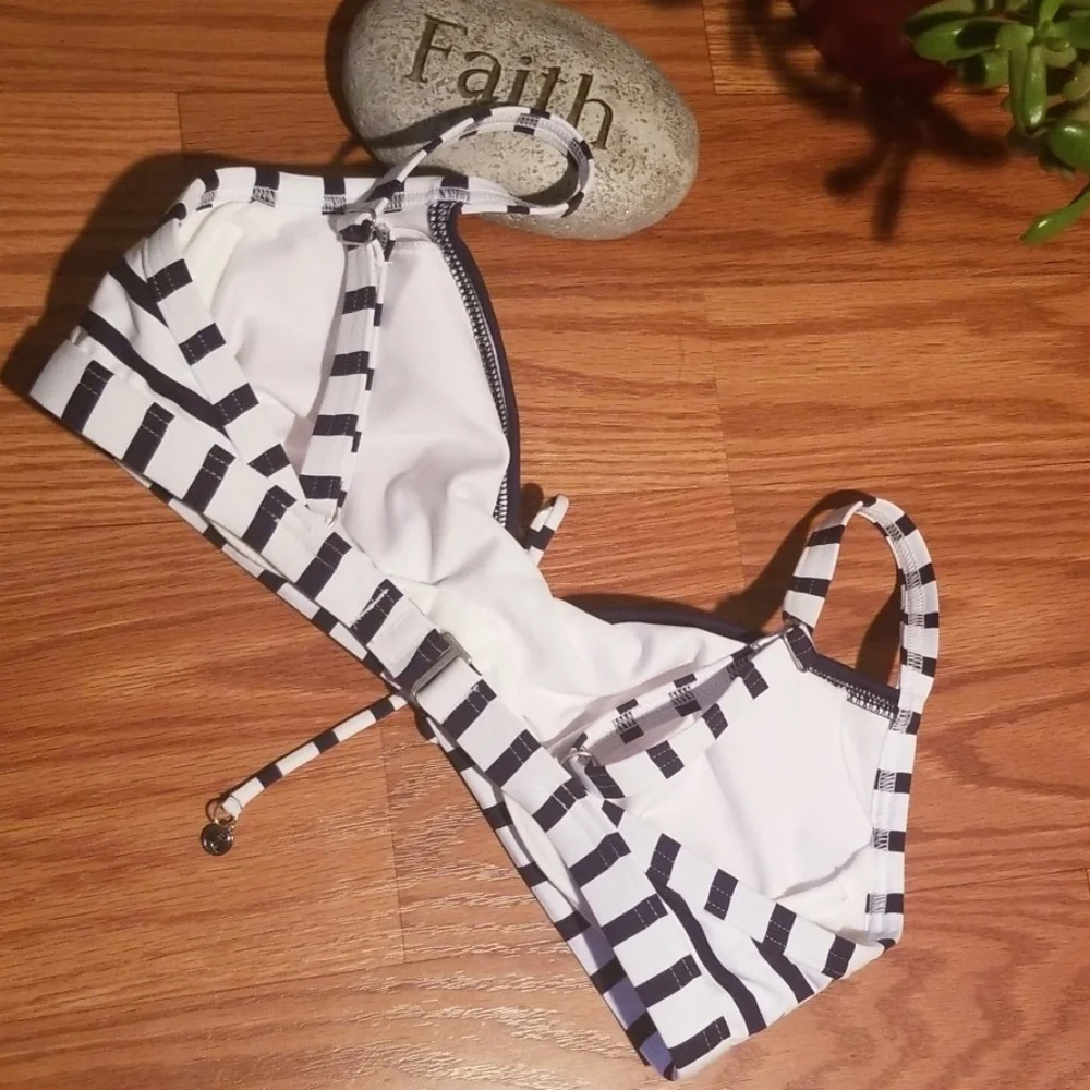 Lands end‎ swim top 4